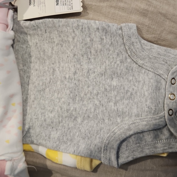 Newborn onesies - Picture 3 of 4